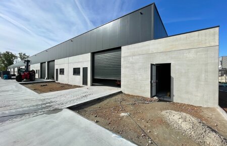 Nieuwbouw KMO loods op zeer goede locatie - 144 m²