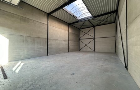 *** VERHUURD *** NIEUWBOUW KMO-UNIT OP TOP-LOCATIE - 190 M²