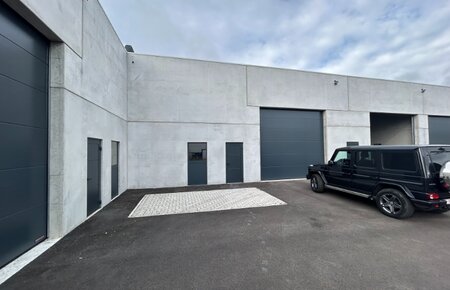 Moderne KMO-unit van 287 m² op toplocatie met 2 parkeerplaatsen