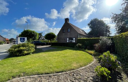 Rustig gelegen villa nabij de kerk van Vosselare