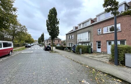 *** VERKOCHT *** Rustig gelegen bel-etage woning met zuidgerichte tuin in groene omgeving