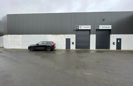 Recente KMO Unit van 250m² te huur in Zelzate