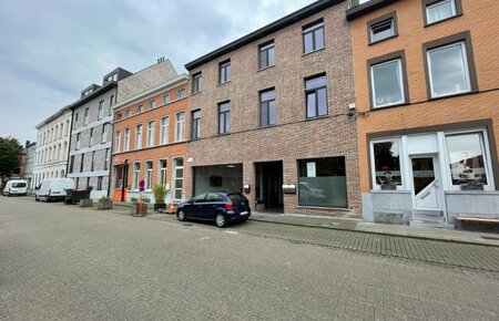 Modern gerenoveerd kantoor te huur nabij centrum Gent en Dampoort.